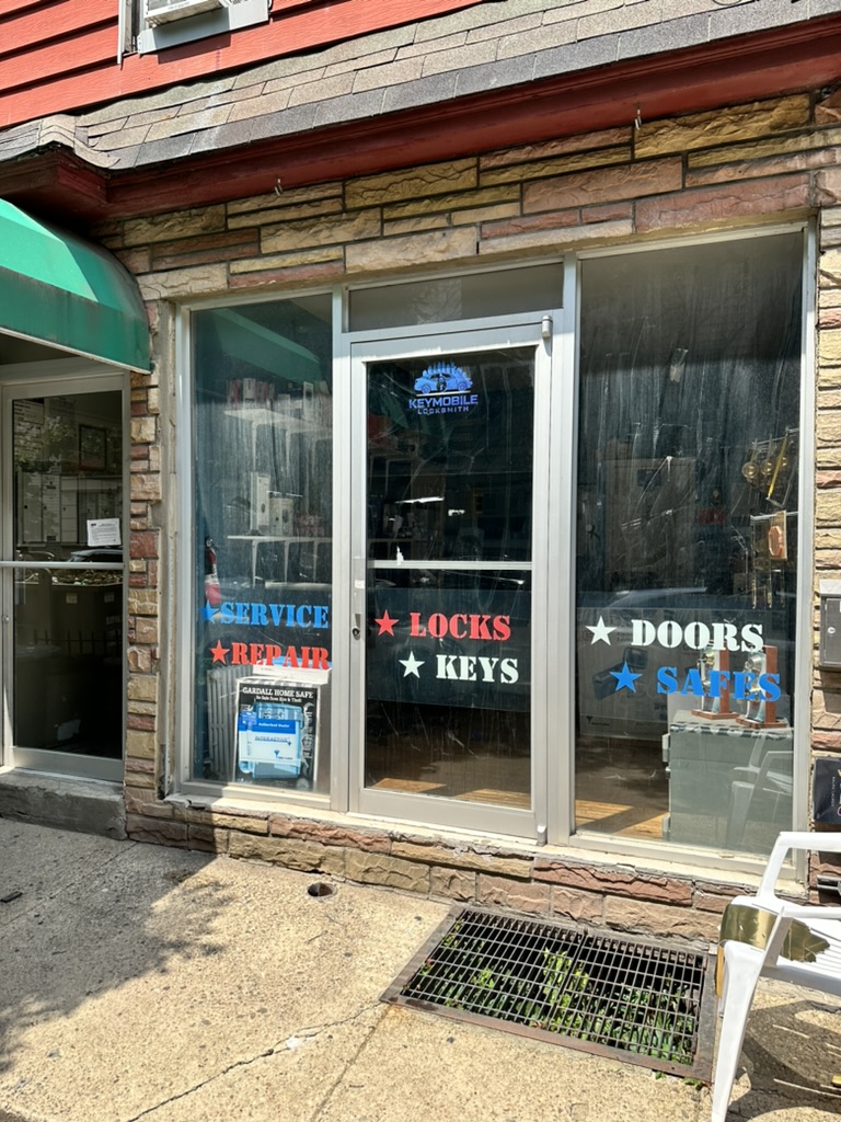KeyMobile Locksmith storefront on Green St in Greenpoint, Brooklyn